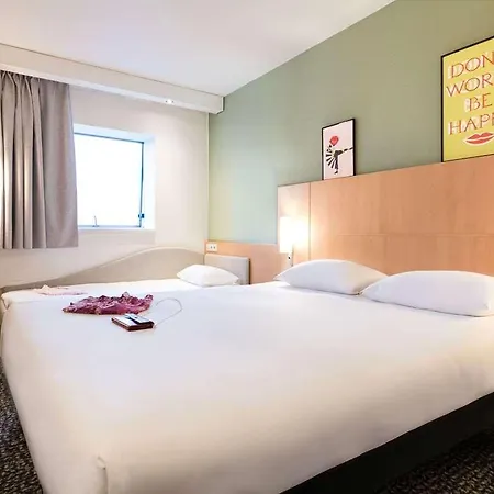 Hotel Ibis Centre Gare Sud 3*