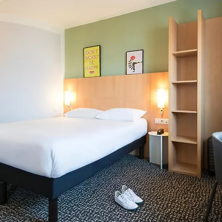 Otel Ibis Centre Gare Sud 3*